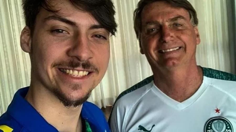 Após Michelle e Flávio, Jair Renan Bolsonaro se manifesta sobre eleições