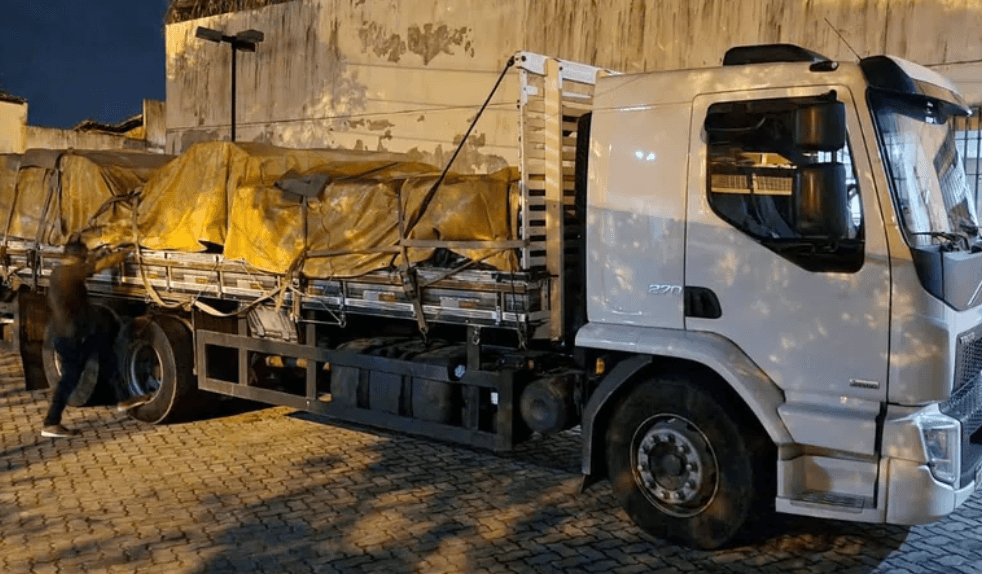 Homem é preso com carga com 18 mil litros de leite roubado no interior da Bahia
