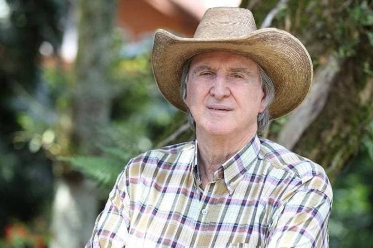 PF faz buscas em endereços do cantor Sérgio Reis e de deputado bolsonarista