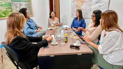 Ibirataia: Prefeitura promove reunião para fortalecer parcerias e impulsionar geração de renda no município
