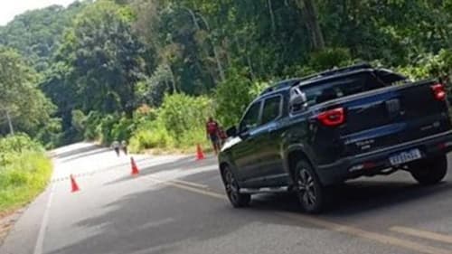 Ibirataia: BA-650 interditada após tombamento de caminhão