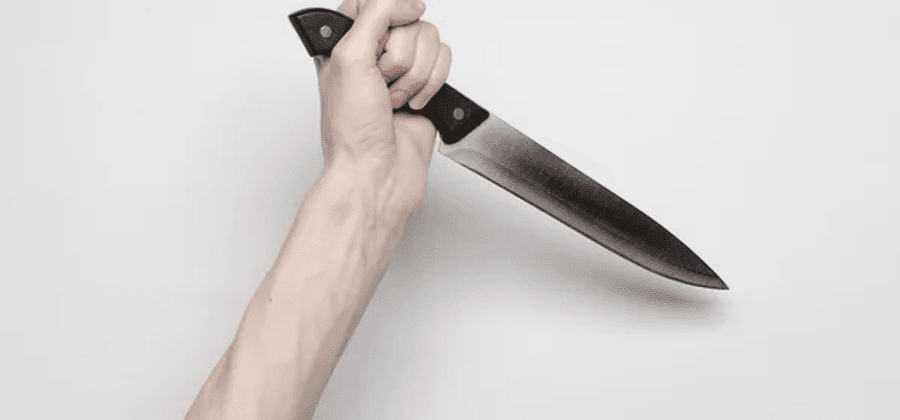 Homem é esfaqueado pela mulher ao informa-la que queria a separação