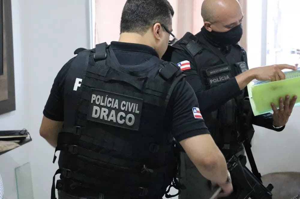 Técnicas de enfermagem são presas suspeitas de levarem celulares para interior de presídio