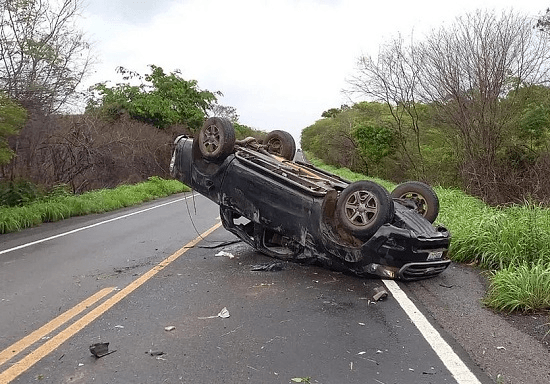 Criança de 5 anos morre após a família sofrer acidente de carro no oeste baiano