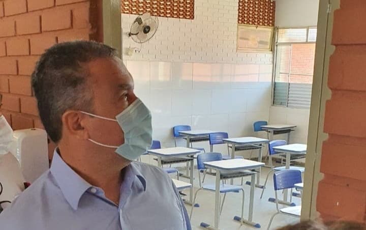 Bahia avaliará retomada de aulas presenciais nos próximos 15 dias, diz Rui Costa