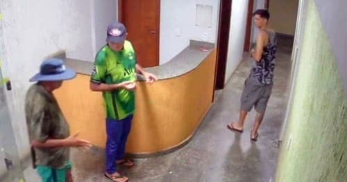 Câmeras de segurança registram momento em que homens descartam corpo de vítima esquartejada