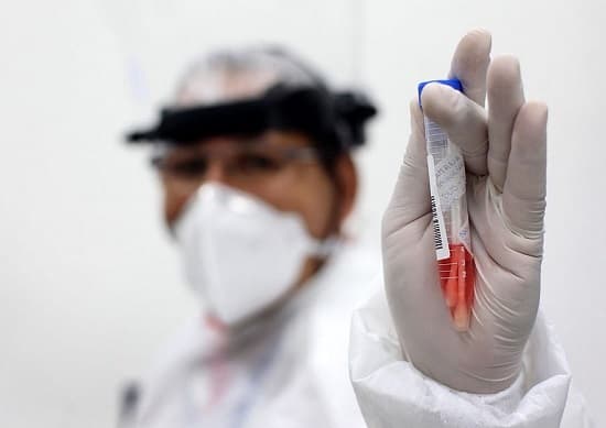Agência dos EUA avalia que pandemia surgiu de vazamento em laboratório