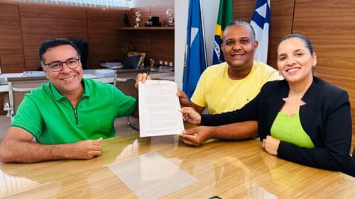 Ibirataia: Prefeitura regulamenta transporte universitário gratuito