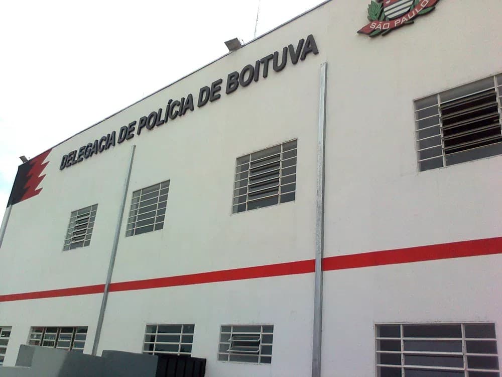 Homem se suja com sangue e forja sequestro para esposa desistir de divórcio