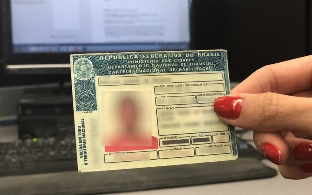 Detran-BA divulga novos prazos de renovação da CNH e outros serviços