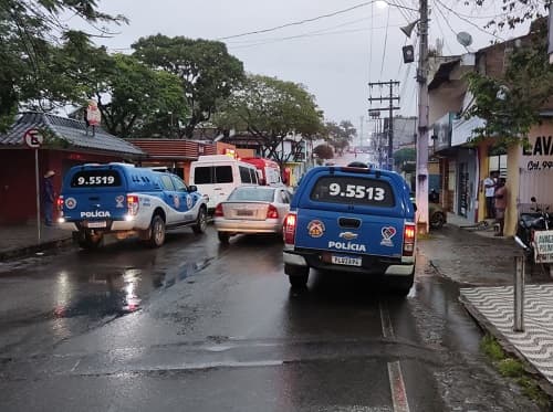 Professor de Educação Física é atropelado por Sprinter no centro de Ipiaú