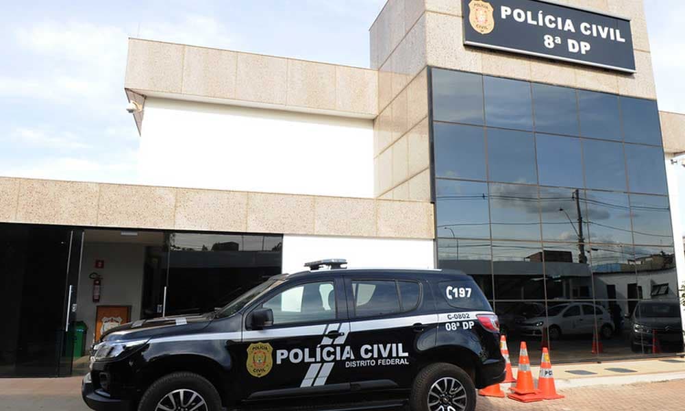 Homem mata mulher, ataca policiais com faca e morre no Distrito Federal