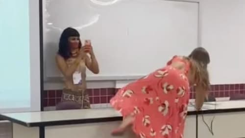 Vídeo: Performance erótica em evento no Campus da Uesb de Vitória da Conquista gerou polêmica