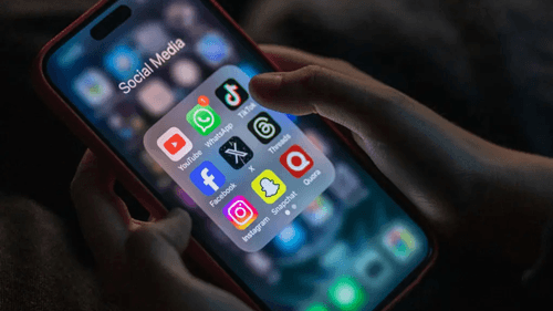 Austrália aprova lei que proíbe acesso às redes sociais por crianças e adolescentes