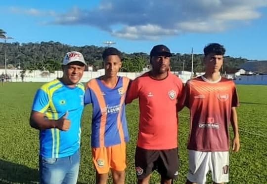 Peneira do Esporte Clube Vitória seleciona jovens de Ibirataia e Algodão