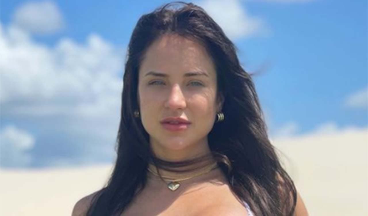 De biquíni branco, Gabi Martins encanta os fãs; confira