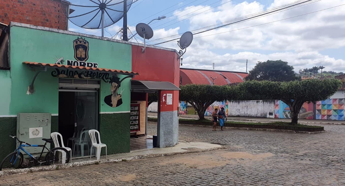 Anga Cabelereiro avisa que está provisoriamente com o salão em frente ao Hospital