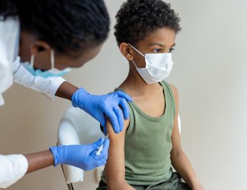 Mais de 80% dos pais querem vacinar filhos contra Covid-19, diz Fiocruz