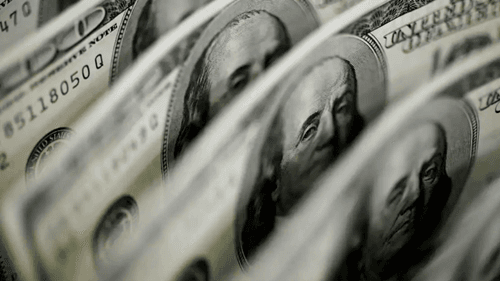 Dólar cai para R$ 4,91 e atinge menor valor em mais de dois anos