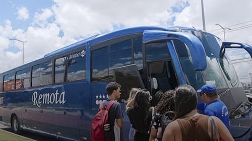 Prefeito de Camaçari anuncia retorno do transporte universitário após suspensão polêmica