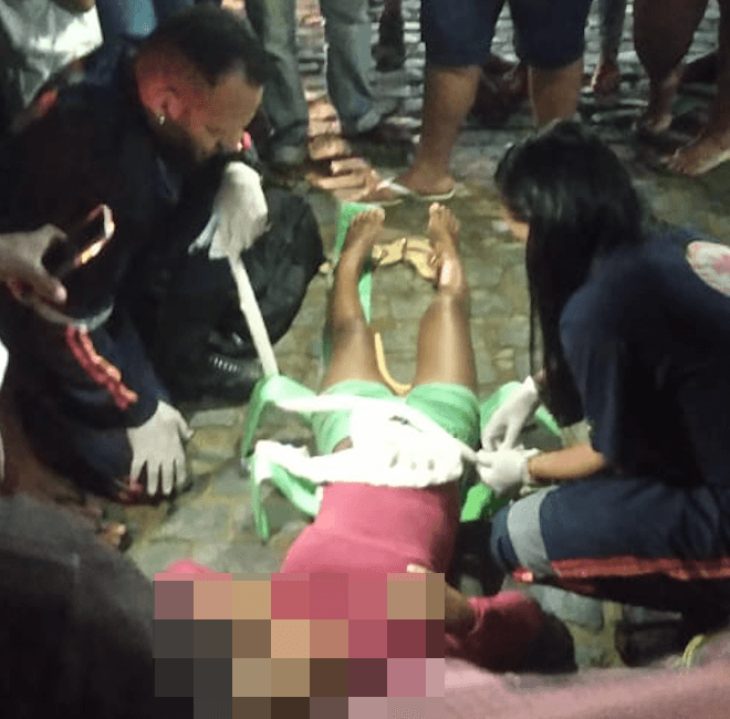 Ubatã: Adolescente fica ferida após pegar ‘ponga’e cair de carroceria de caminhão