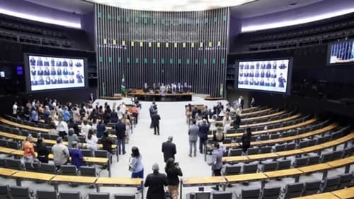Fim da jornada 6x1: Deputada Erika Hilton lidera proposta de mudança na Câmara
