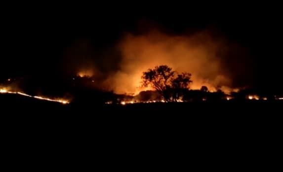 Incêndio atinge área de vegetação próximo Ipiaú