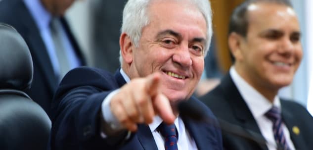 “Eu já disse isso e vou repetir: sou candidato à reeleição”, afirma senador Otto Alencar