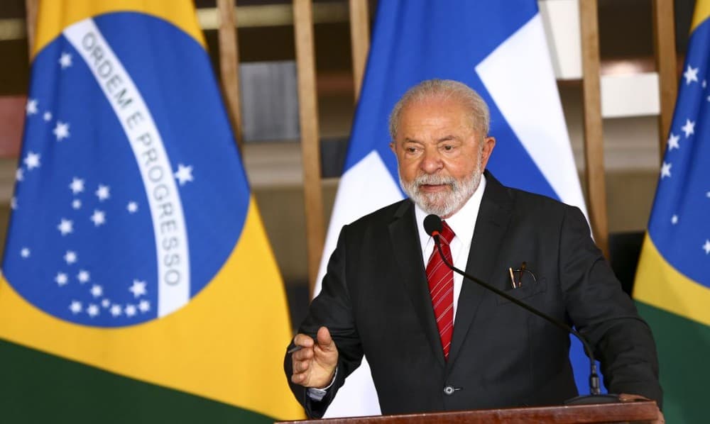 Lula confirma indicação de Cristiano Zanin para vaga de Ministro do STF