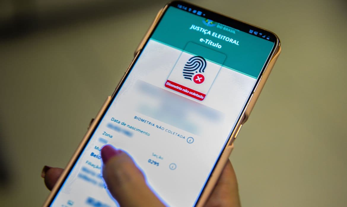 Sábado é último dia para baixar e-Título