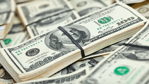 Dólar opera em forte baixa no feriado de Independência dos EUA