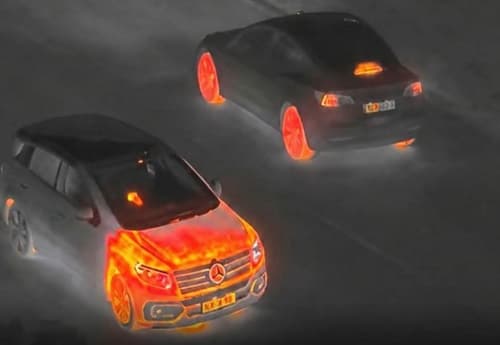 Câmera térmica revela diferença entre carros a combustão e elétricos