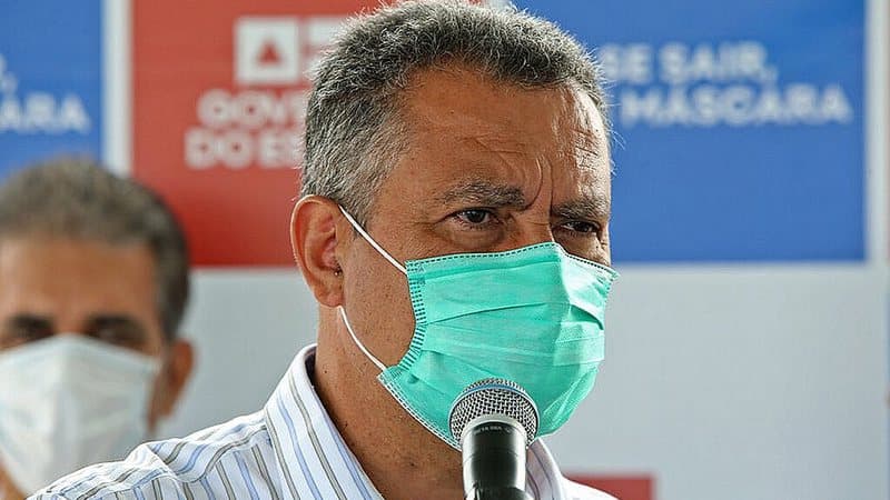 Governador diz que não é momento de flexibilizar o uso de máscara