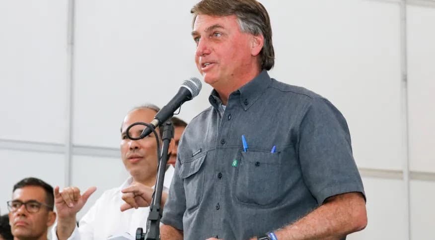 Bolsonaro diz estar “orgulhoso e feliz” por perdão a Silveira
