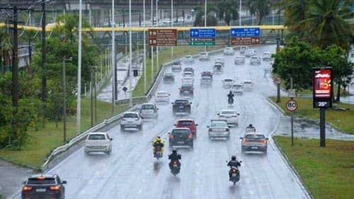 Inmet emite alerta de chuvas intensas para 48 cidades da Bahia