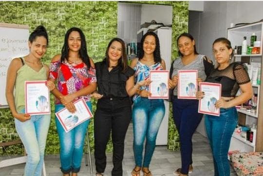 Curso de Cabeleireira, ministrado pela profissional Lupy Morais tem parceria com Marquinhos do Cacau