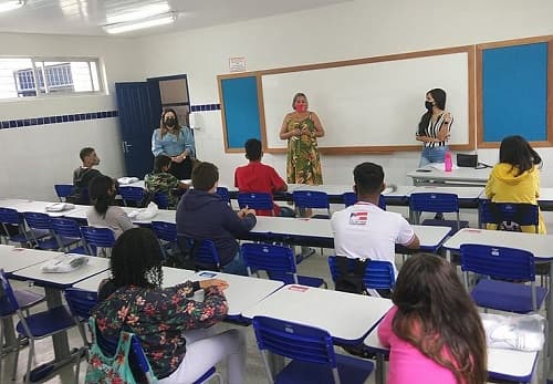 Aulas semipresenciais do ensino fundamental são retomadas na Bahia