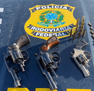 Três suspeitos de roubar pneus na BR-101 morrem em confronto com a polícia