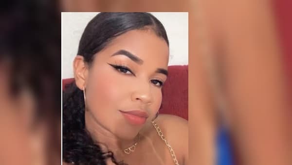 Jovem é morta com diversos golpes de faca pelo ex-namorado na frente do filho
