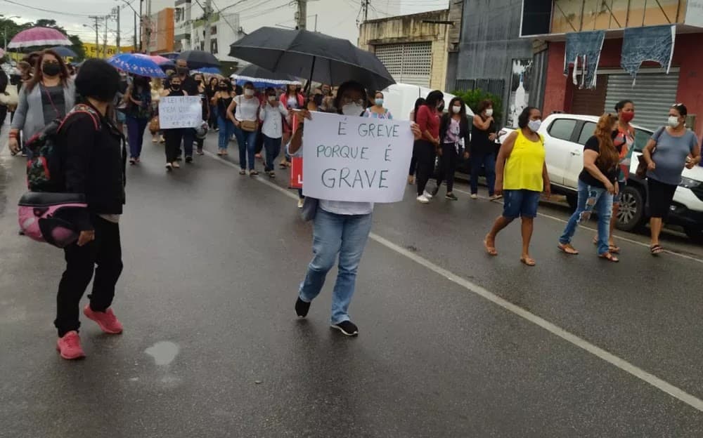 Professores de Eunápolis entram em greve por tempo indeterminado