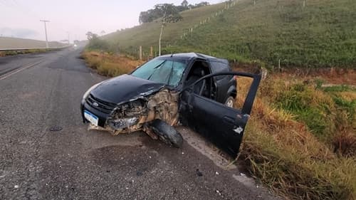 Colisão entre caminhão e carro deixa ferido na BA-547, próximo a Apuarema