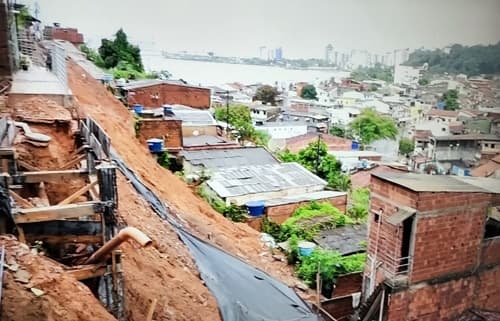 INMET emite alerta vermelho sobre chuvas para o sul e extremo sul da Bahia
