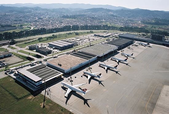 Aeronautas rejeitam proposta de empresas e mantêm início de greve para hoje