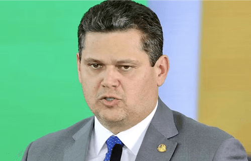 Alcolumbre critica 109 pedidos de impeachment contra ministros do STF