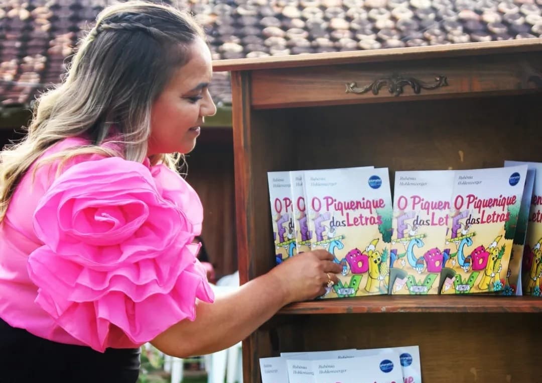 Escritora e Professora ibirataense Rubenia Hohlenwerger lança seu segundo livro “O Piquenique das Letras”