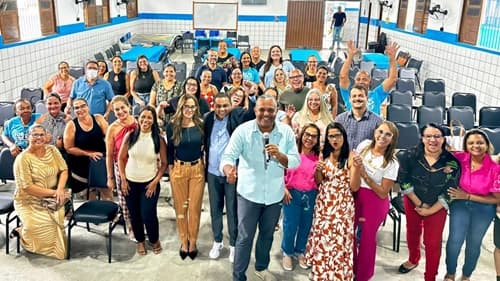 Ibirataia: Encontro de Diretores e Coordenadores fortalece a educação no município
