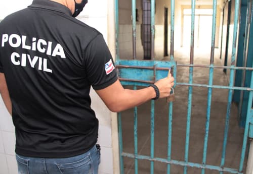 Homem é preso após fazer companheira e filho reféns no norte da Bahia