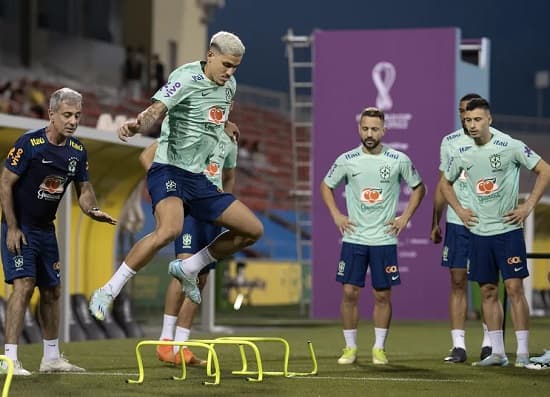 Já classificado, Brasil deve poupar titulares contra Camarões
