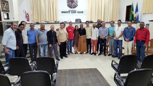 Ibirataia: Prefeito Sandro Futuca se reúne com pastores para fortalecer diálogo com lideranças evangélicas