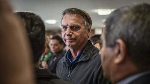 Defesa de Bolsonaro desiste de pedido para suspender pena e advogado deixa o caso